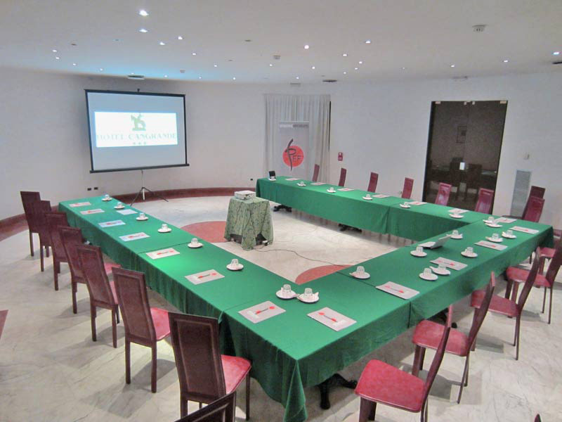 Business - L'Hotel è dotato di tre comode sale meeting di diversa grandezza e capienza fino a 80 persone